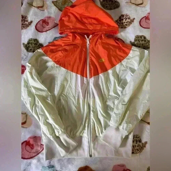 Nike Tops - Vintage Nike windbreaker size medium